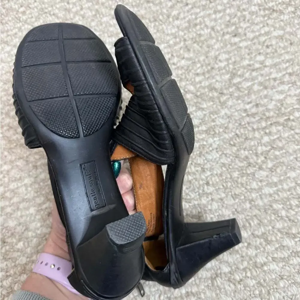 Gentle Souls Leather Peep Toe black heels Osaka Rama size 8.5